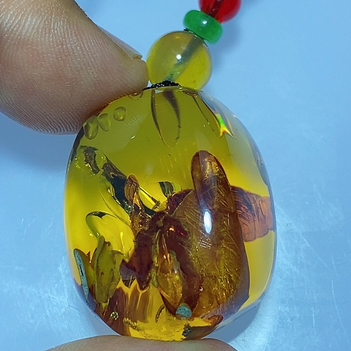 琥珀颈饰未镶嵌一