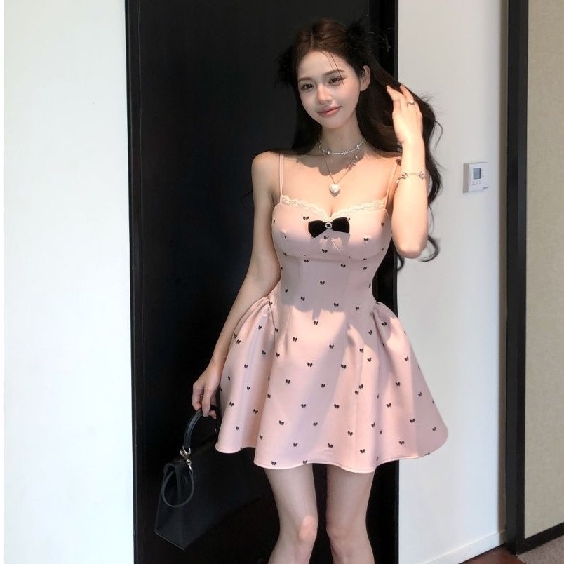 蝴蝶结蕾丝印花吊带连衣裙女夏季纯欲收腰短裙无胸垫修身蓬蓬裙子