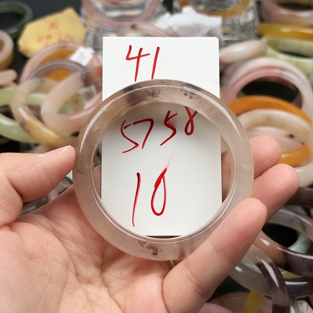 石英质玉未镶嵌手镯41