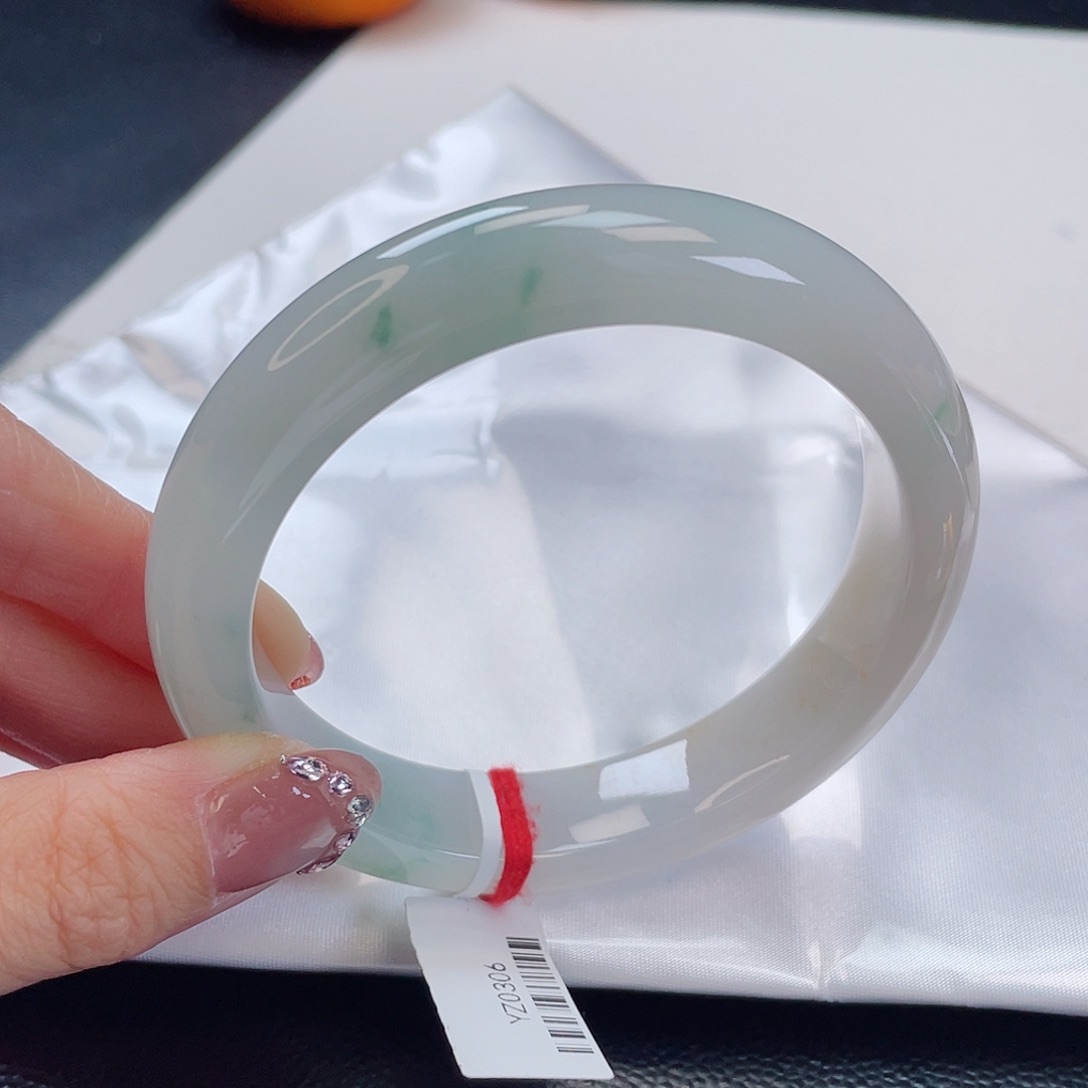 翡翠手镯未镶嵌翡翠 Yz