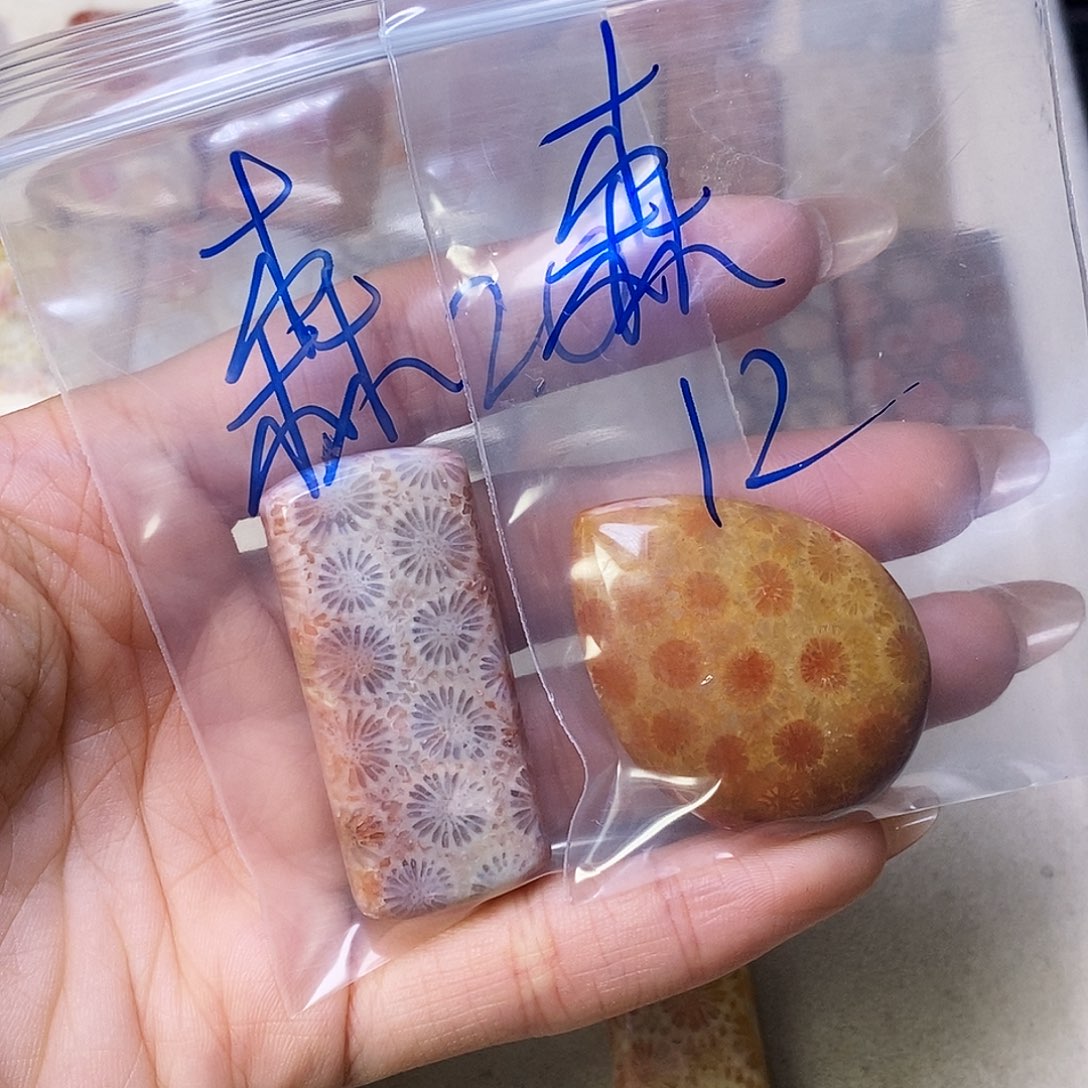 合金颈饰硅化玉森**烛