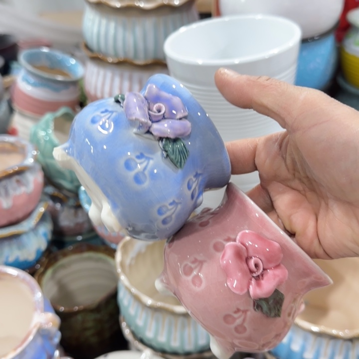 不清楚问客服凑9块包邮，有孔，多肉植物花盆