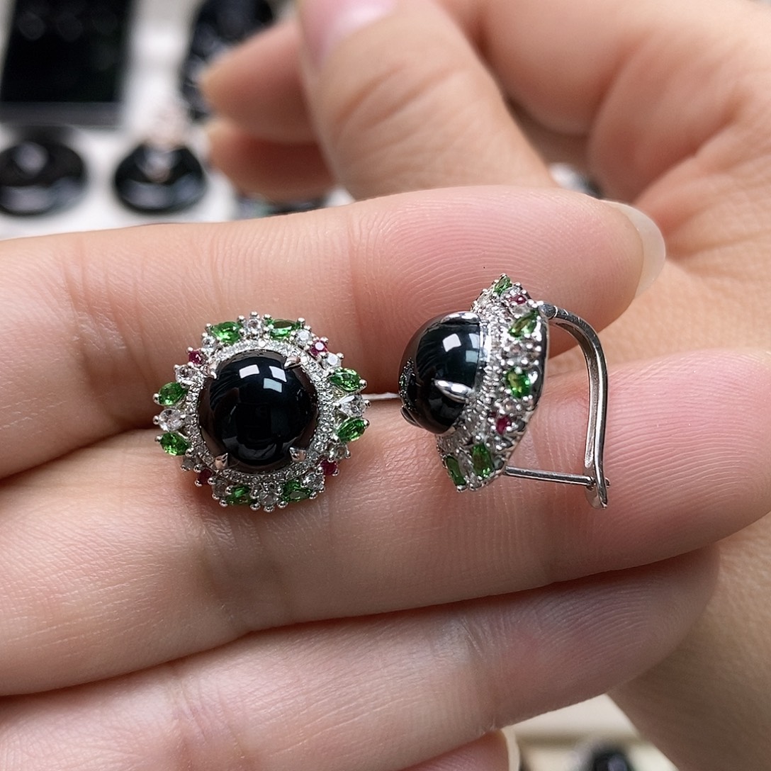 翡翠18K金镶嵌耳饰