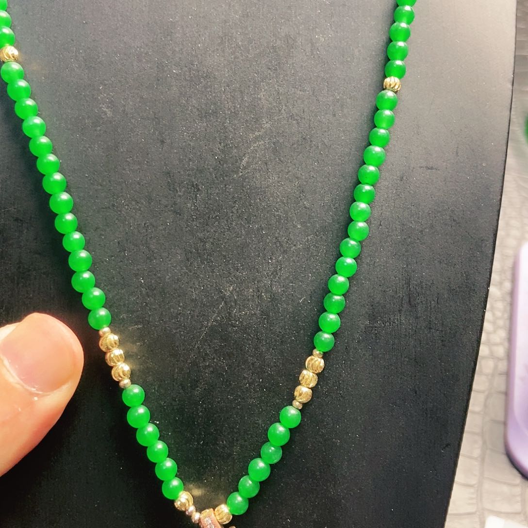 翡翠18K金镶嵌颈饰