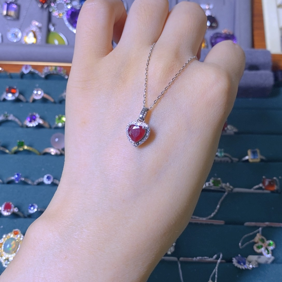 银S925镶嵌颈饰红宝石橘*梨