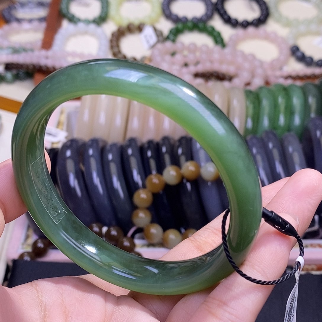 颈饰未镶嵌和田玉碧玉猫眼老矿料冰底手镯61