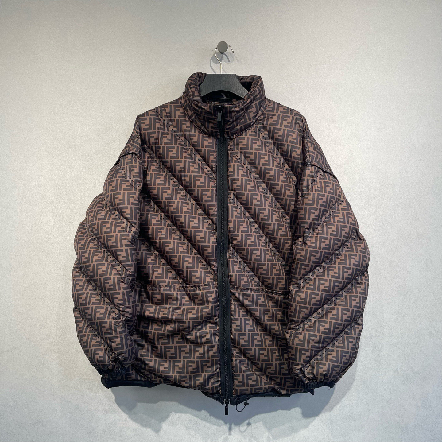 99新 FENDI/芬迪 双Flogo满印双面穿羽绒外套/48码/DY215644