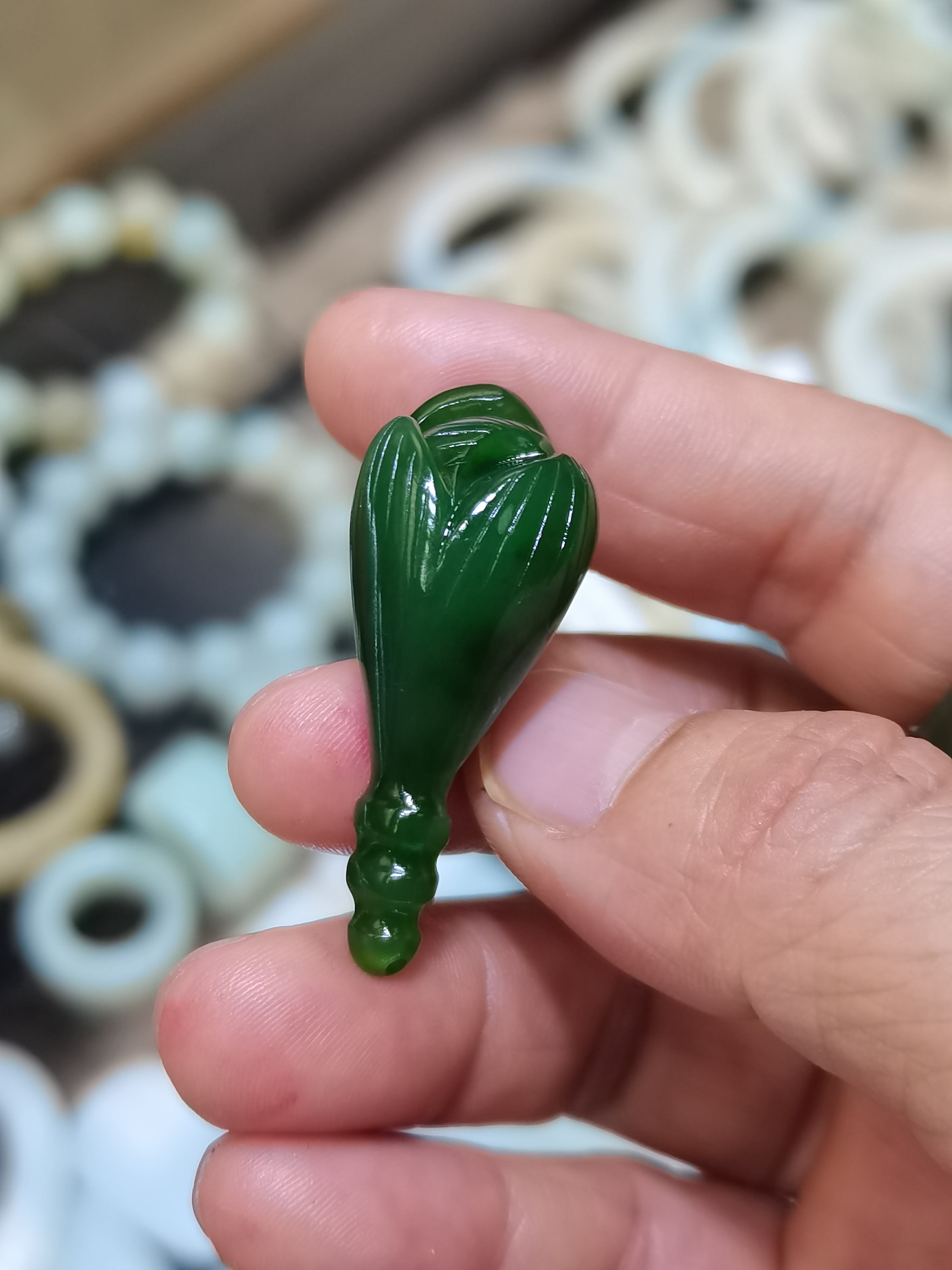 和田玉新店开业和田玉玉兰花吊坠