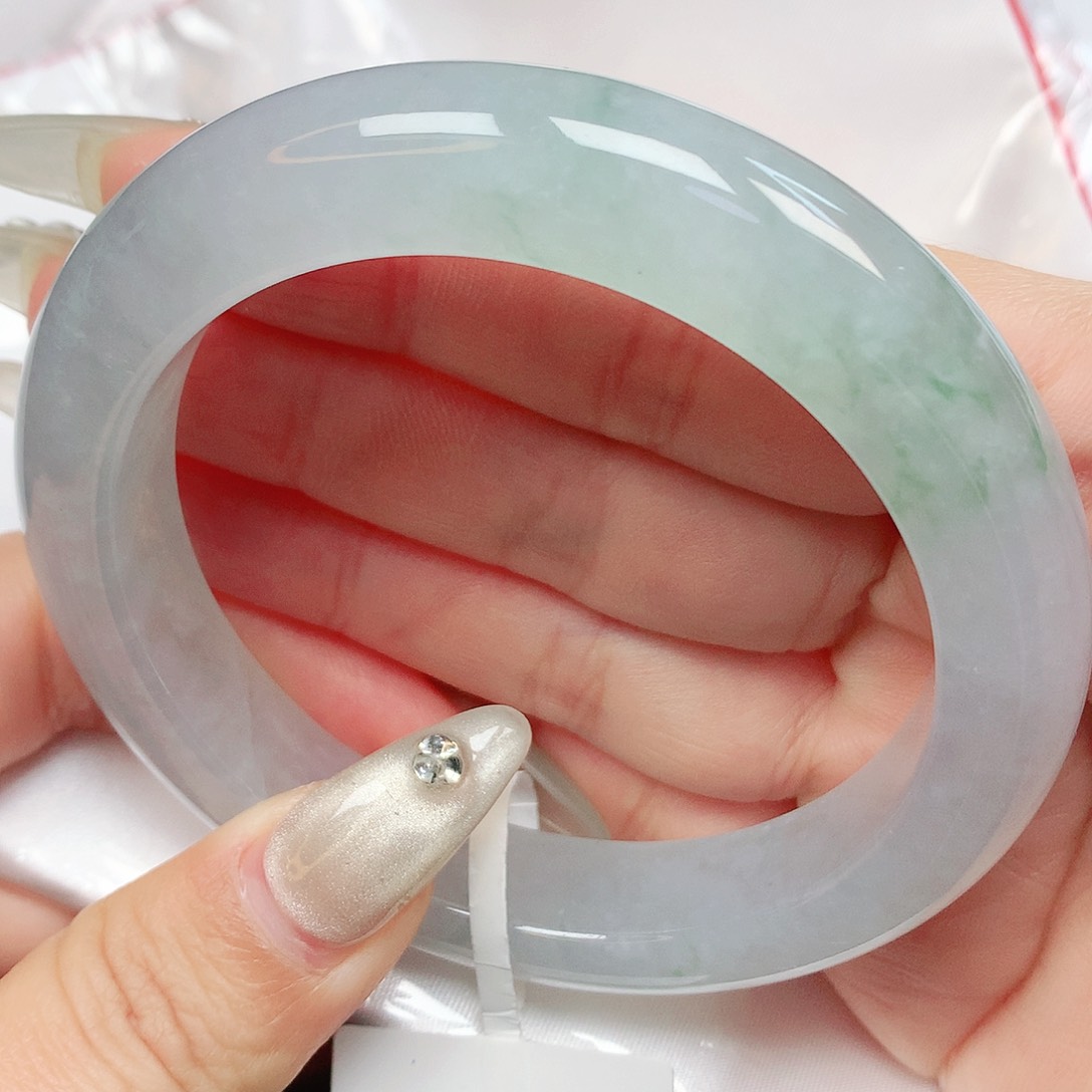 翡翠手镯未镶嵌抖音60