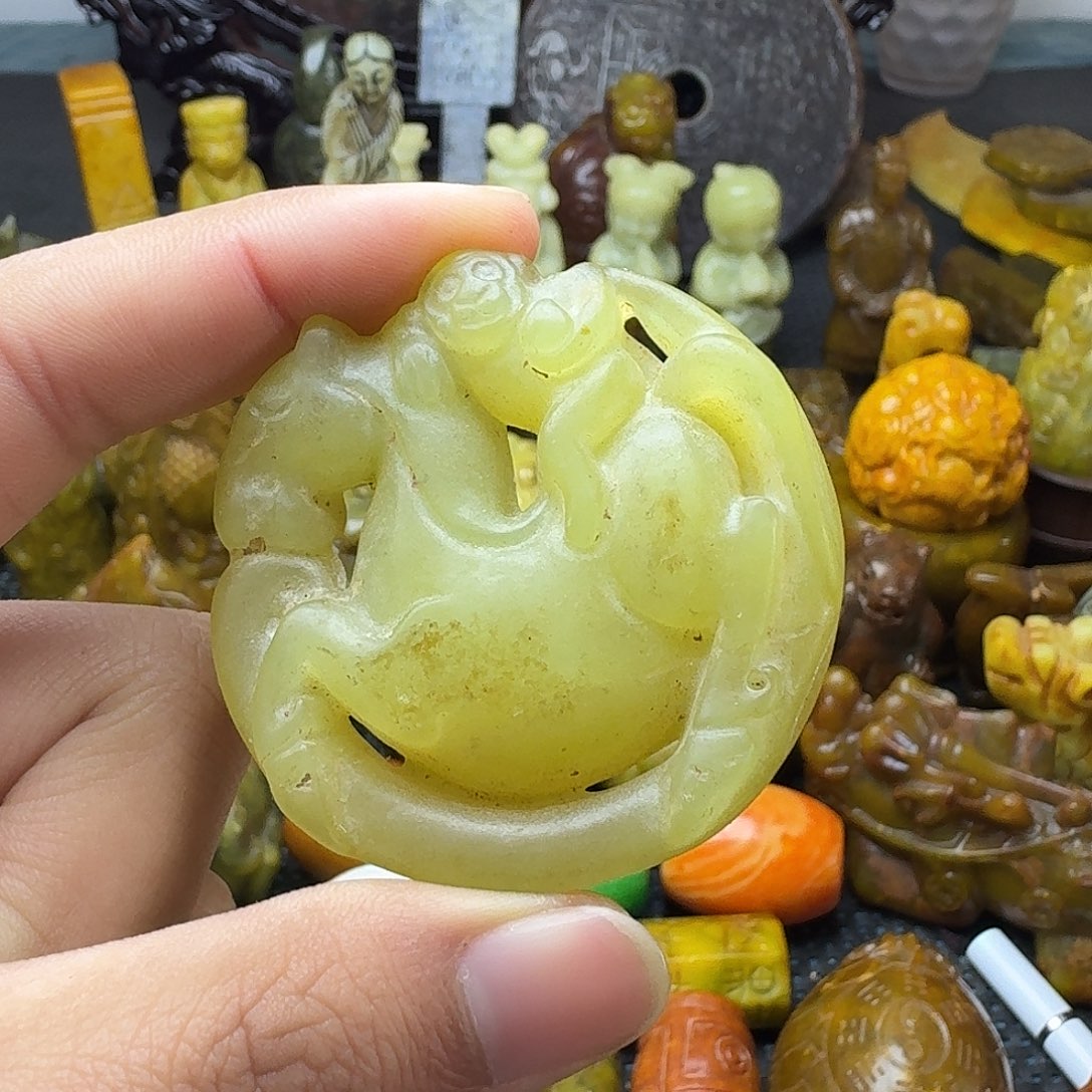 白玉菩提吊坠。。。