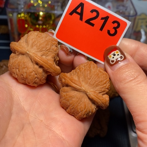 瑞***少核桃血麒麟。    213