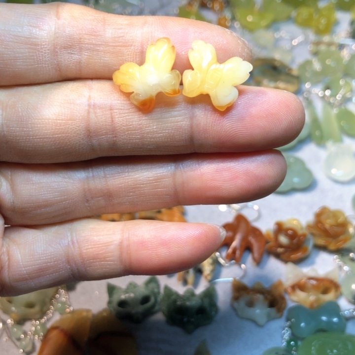 【闪购商品】蛇纹石玉未镶嵌挂件