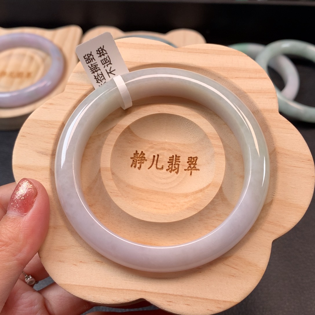 翡翠手镯未镶嵌59圈口