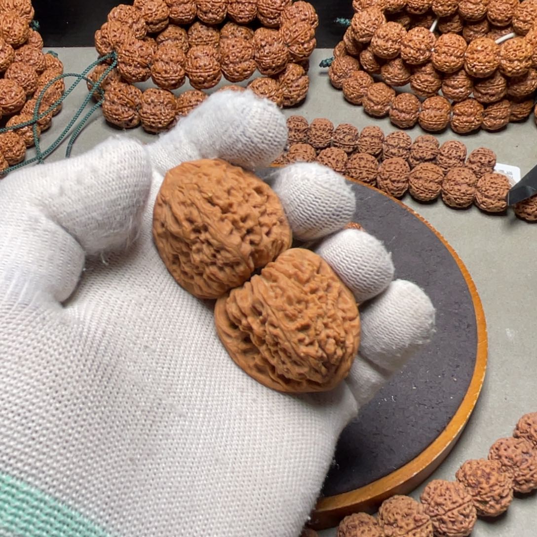 诸***涛金刚菩提手串南疆石狮子头核桃37