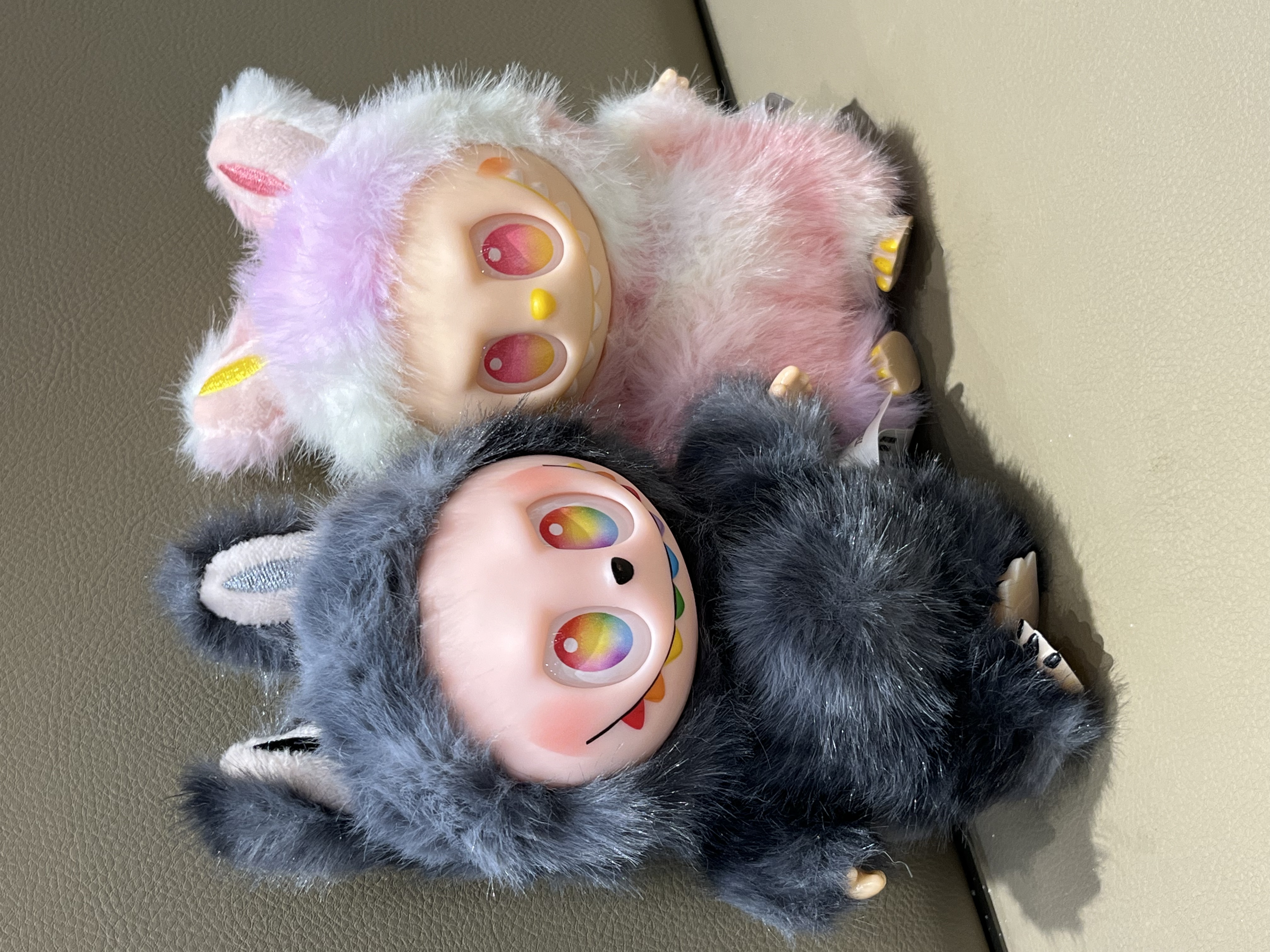 【毛绒公仔】搪胶玩偶新款儿童玩具拉布拉嘟毛绒绒包包挂件盲盒端盒