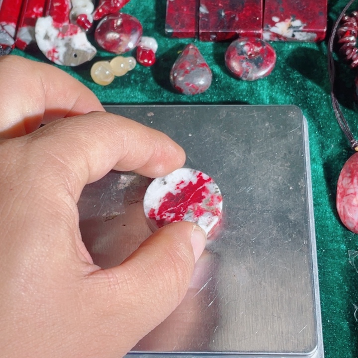 天然辰砂原石首饰