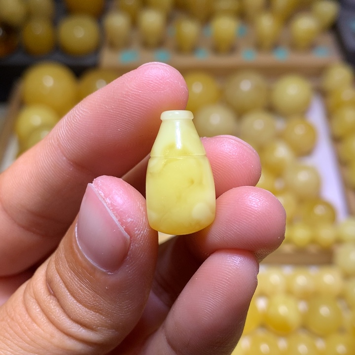 蜜蜡裸石未镶嵌天然俄料黄白花蜜蜡三通11.1