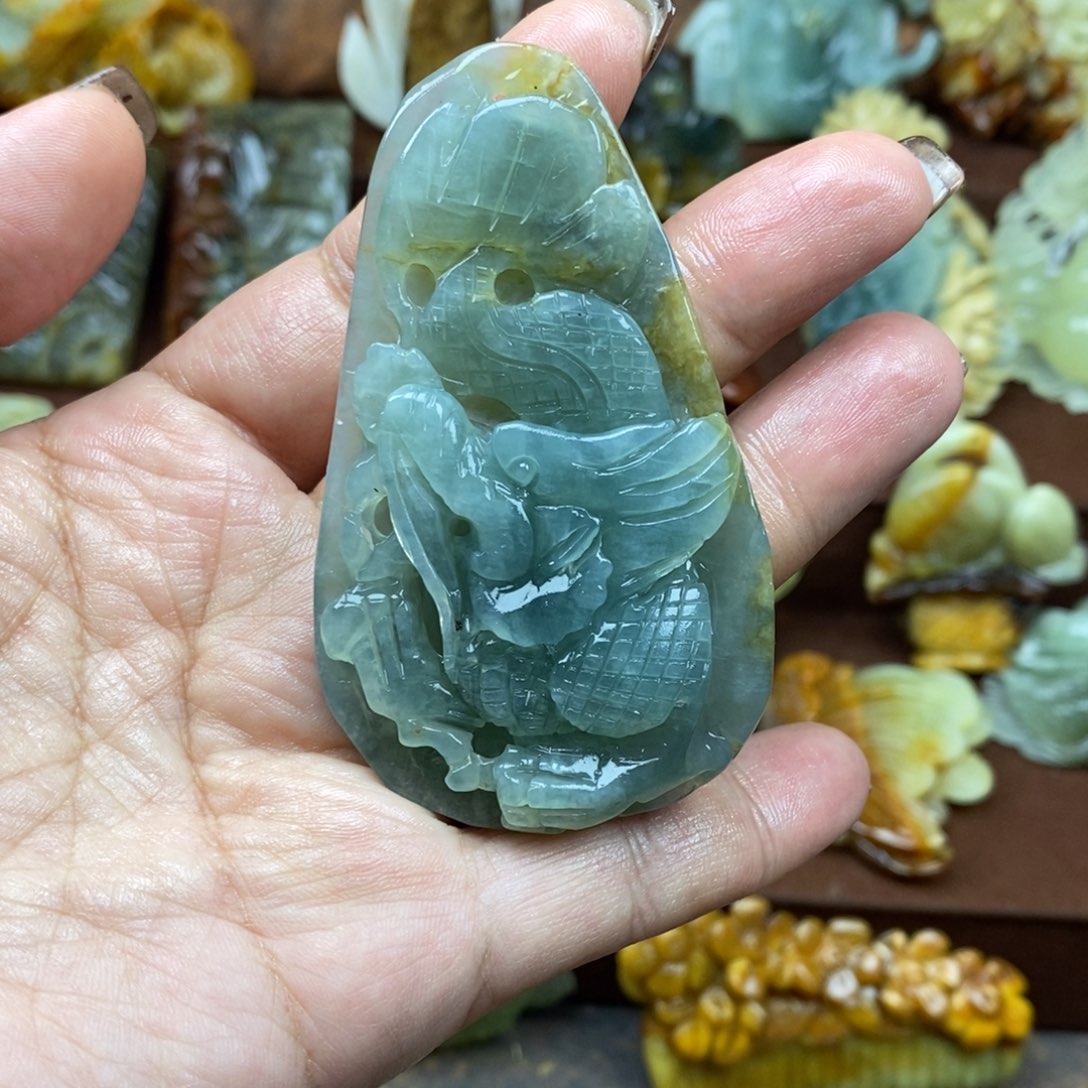 蛇纹石玉未镶嵌吊坠(赠链)