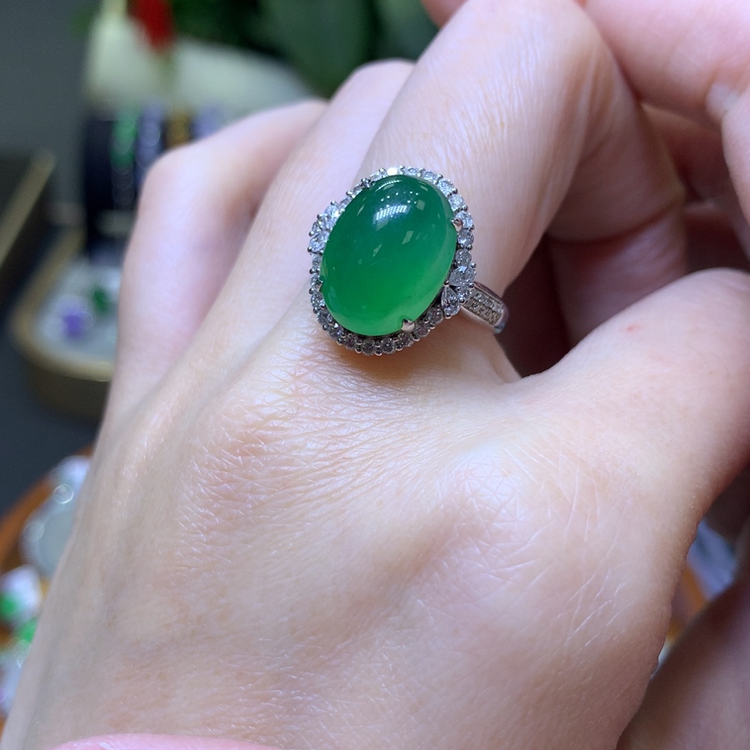 翡翠颈饰18K金镶嵌翡翠吊坠项链