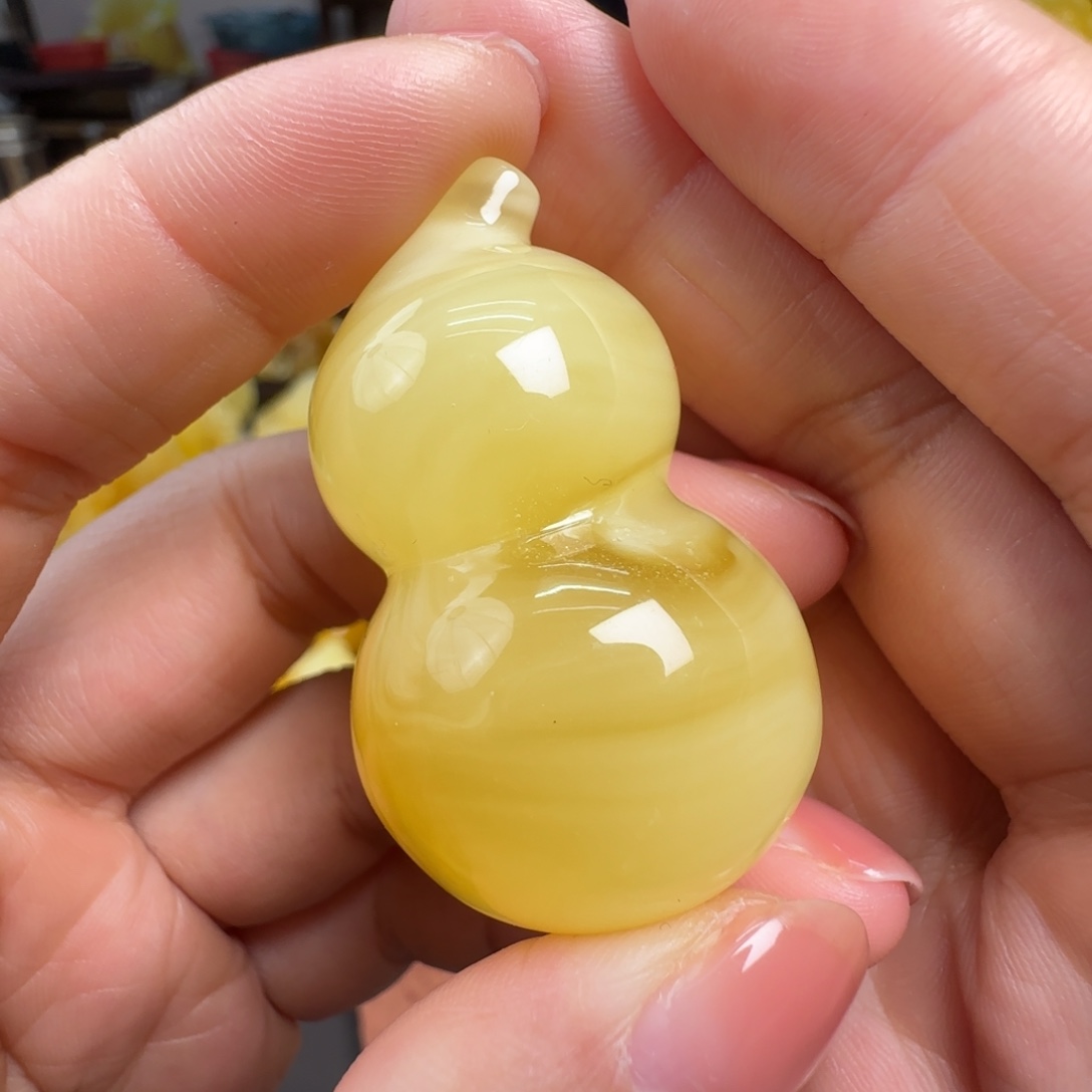 蜜蜡未镶嵌珠宝奇石