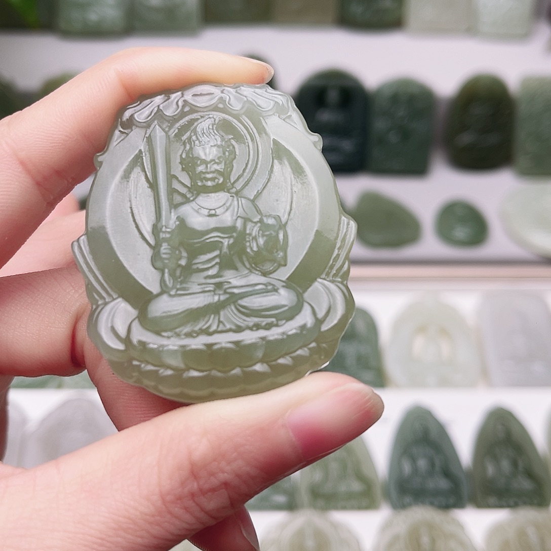 蓝***天和田玉未镶嵌颈饰