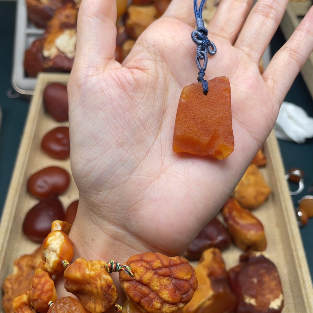 琥珀未镶嵌珠宝奇石