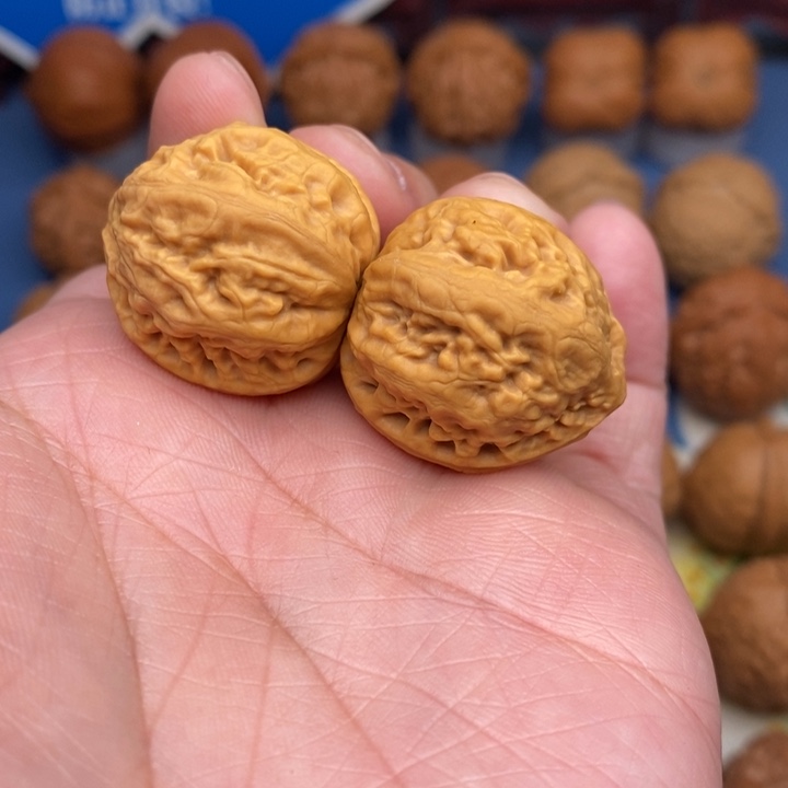 文玩核桃把件肉龙