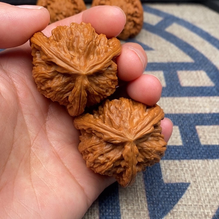 吊坠文玩核桃于**典三棱