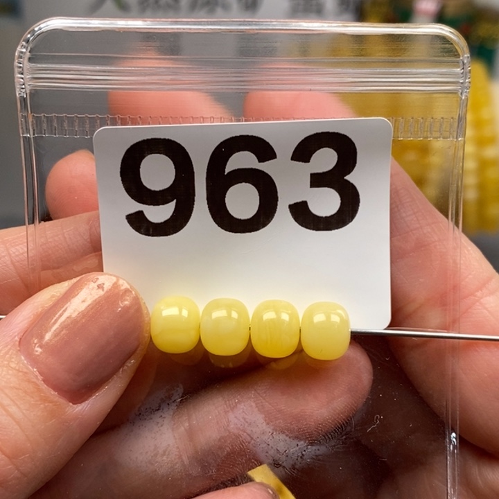 6***6蜜蜡未镶嵌裸石8*2