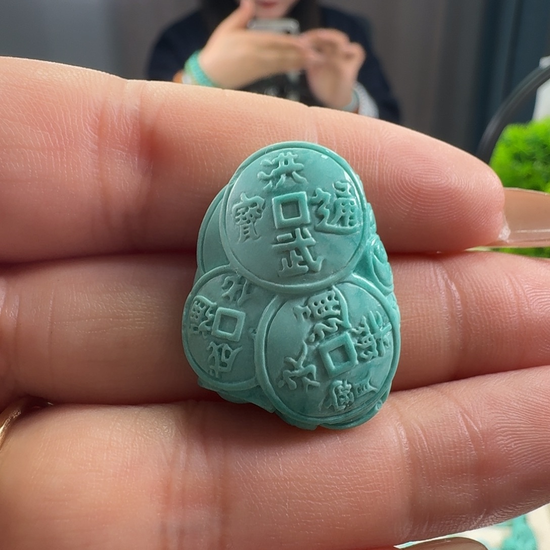 绿松石未镶嵌颈饰