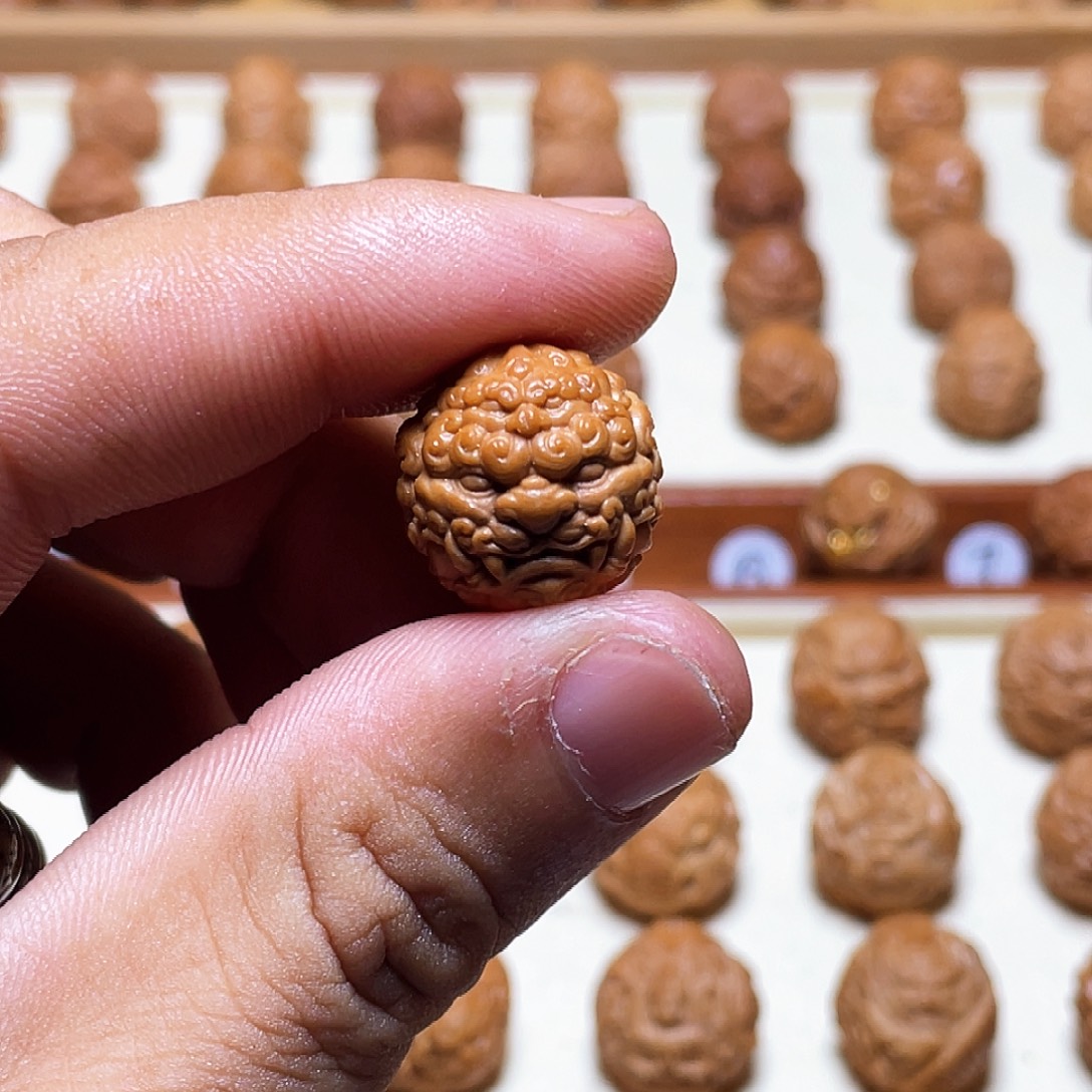 寒***尘吊坠猴头核桃16左右猴头核桃雕刻