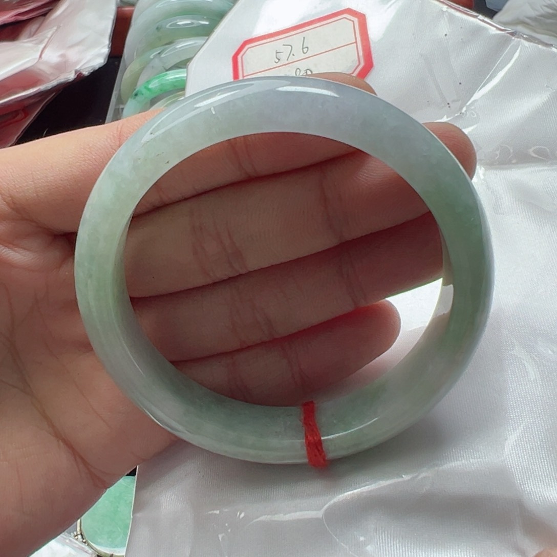 翡翠手镯未镶嵌57.6水润春彩
