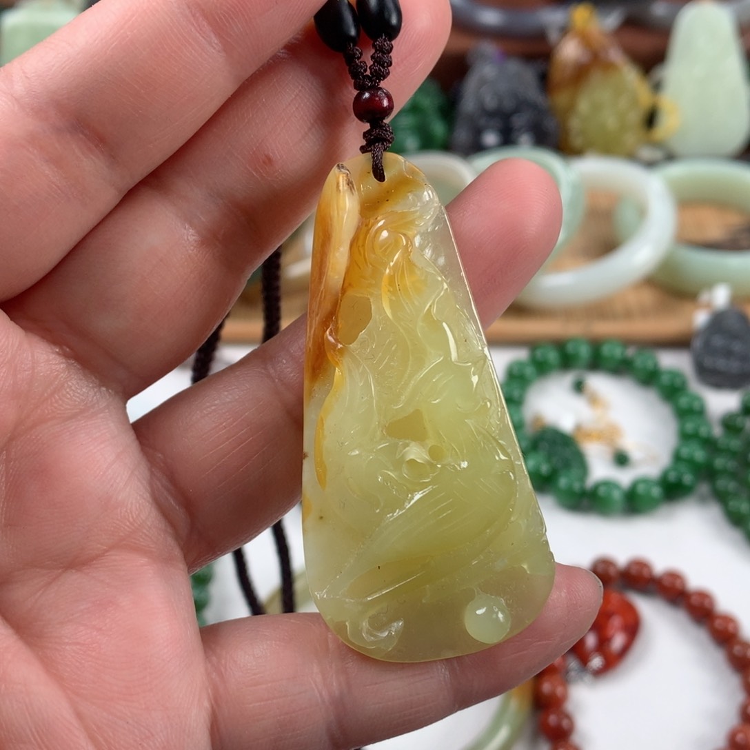 岫玉颈饰未镶嵌吊坠