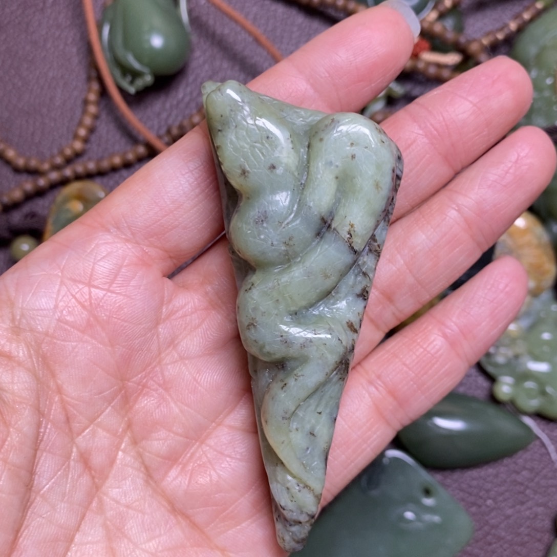 岫岩河磨玉（透闪石质玉）无未镶嵌