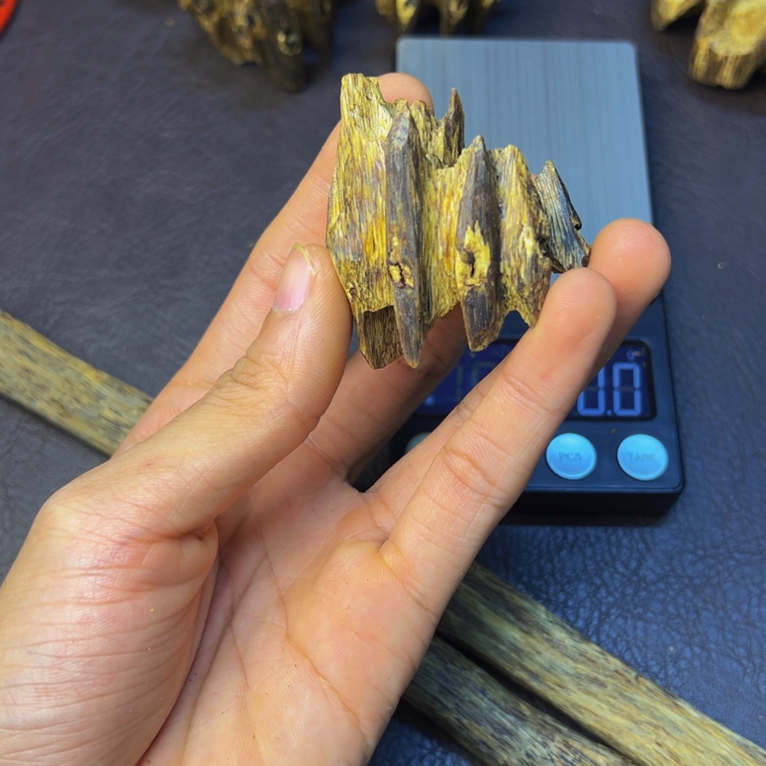 A***爪沉香沉香碎屑红棋九宫格