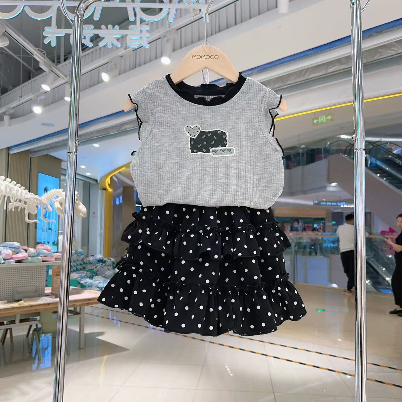 MOMOCO女童夏季女宝韩系木耳边上衣搭波点短裙两件套77630580049