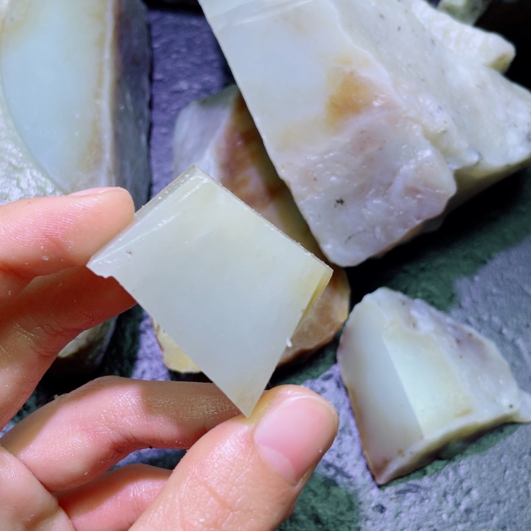 和田玉未镶嵌珠宝半成品