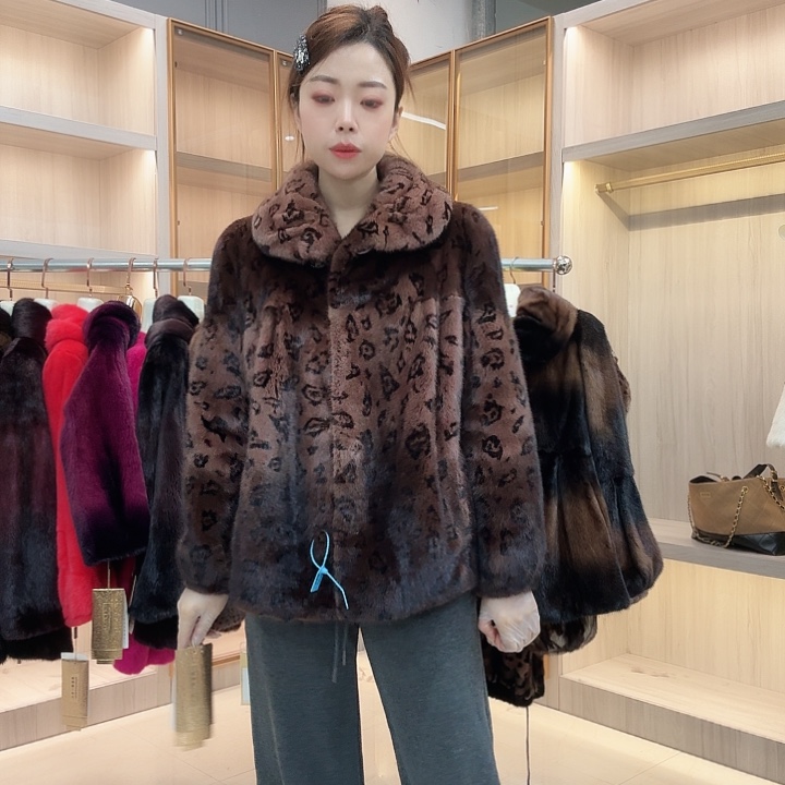 豆沙翻领貂皮yh0452