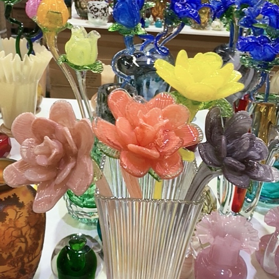 琉璃花瓶高45厘米宽12厘米