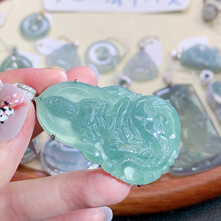 翡翠颈饰银S925镶嵌翡翠