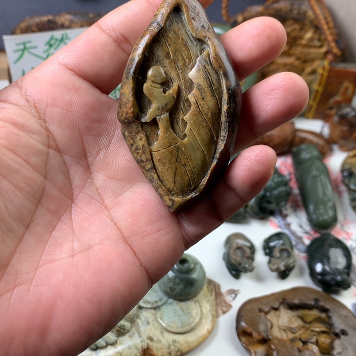岫岩河磨玉（透闪石质玉）挂件未镶嵌