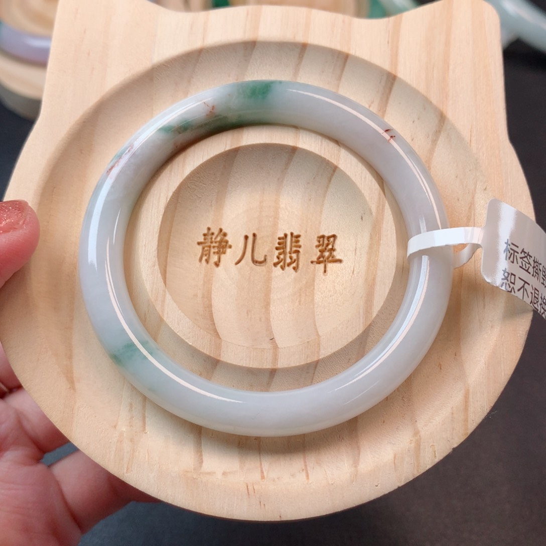 翡翠手镯未镶嵌50圈口