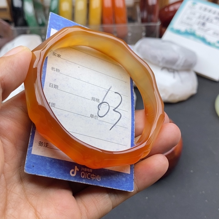 未镶嵌手镯石英质玉