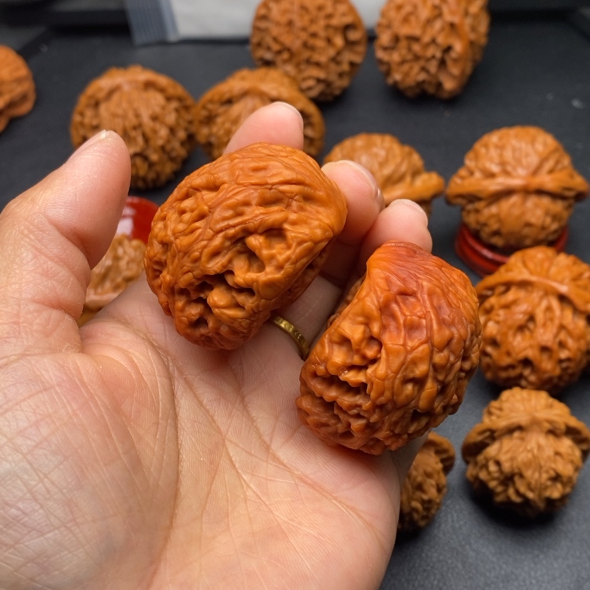【闪购商品】文玩核桃把件小****斤核桃