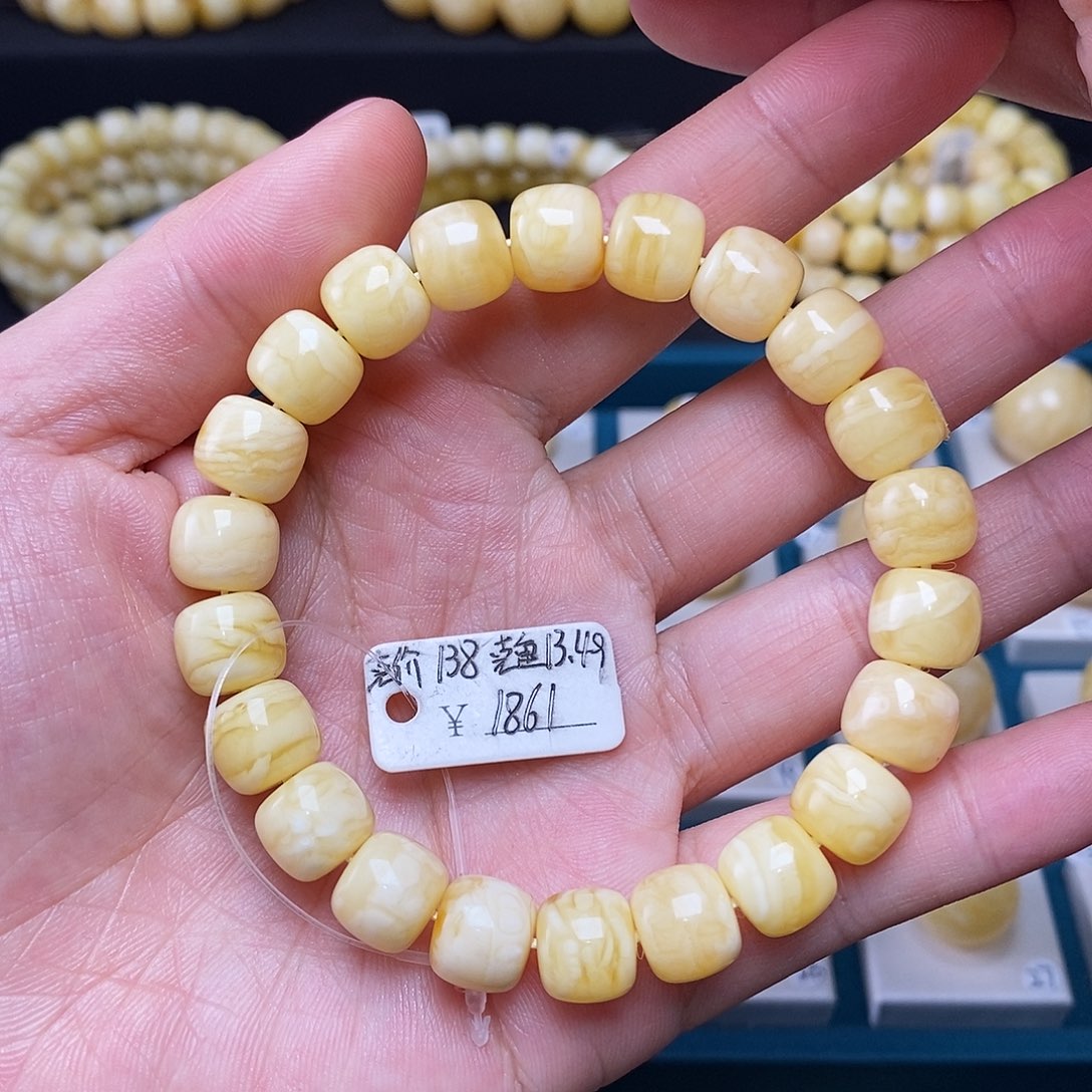 蜜蜡珠宝奇石未镶嵌