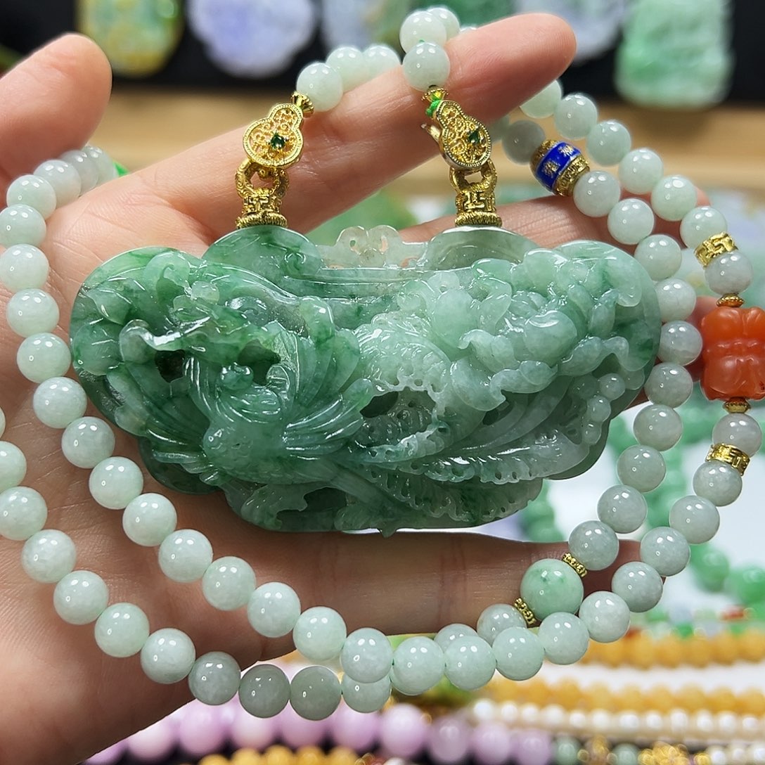 翡翠未镶嵌颈饰吊坠