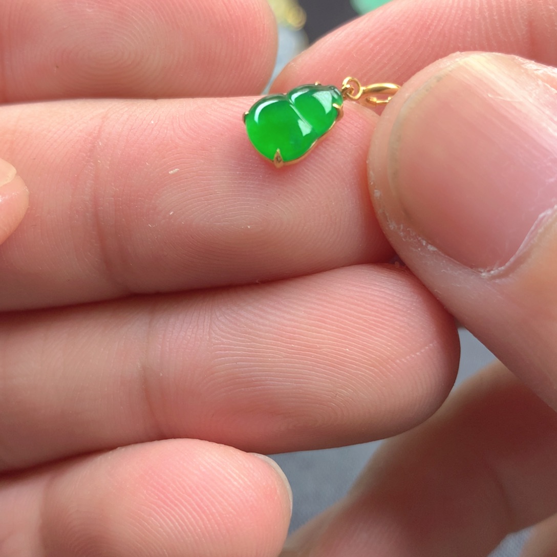 【闪购商品】颈饰18K金镶嵌翡翠翡翠