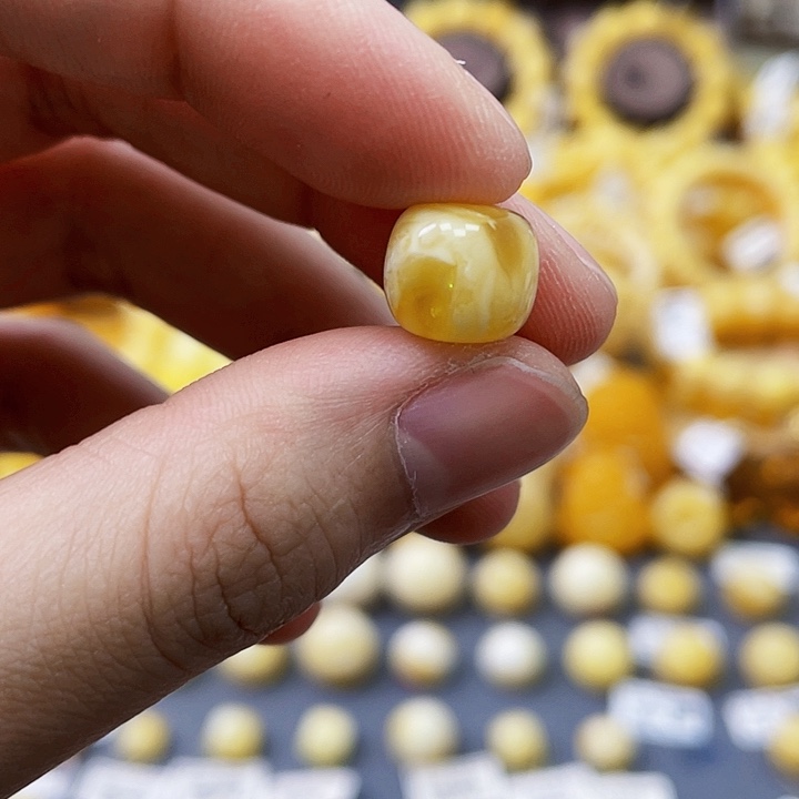 未镶嵌琥珀珠宝奇石10.5*9mm金白溶洞妖花 瑕