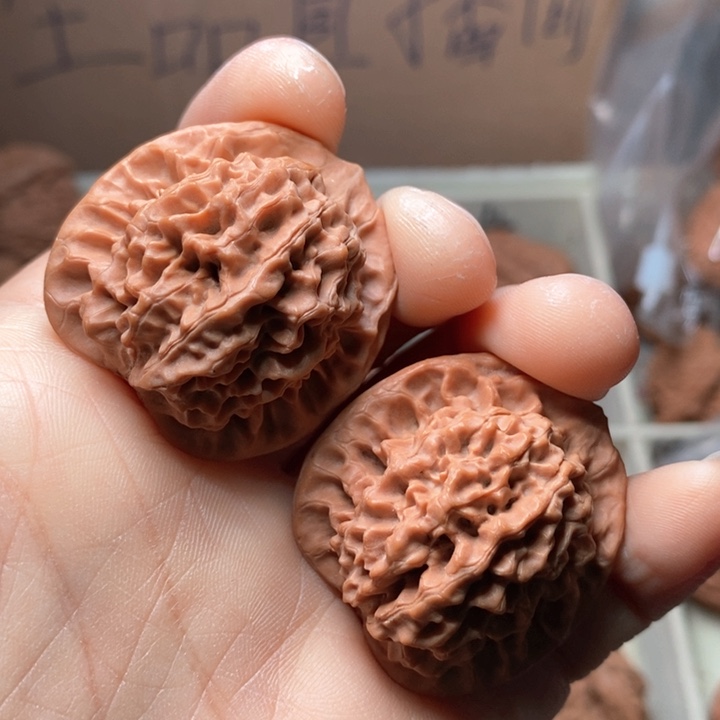 文玩核桃吊坠0****0秦闷