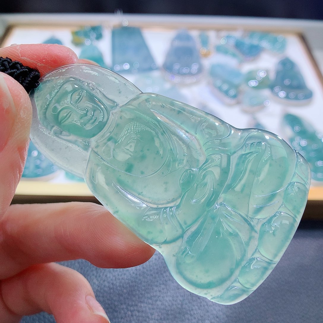 翡翠颈饰未镶嵌翡翠
